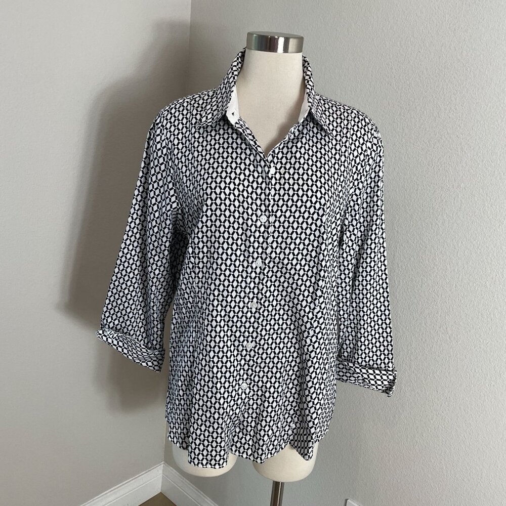 Foxcroft Womens 16 Wrinkle Free Fitted Fit Button Up Shirt Black White Geometric